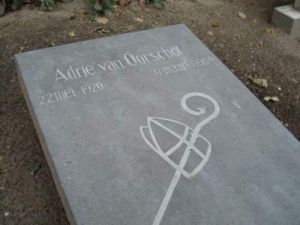 Grafsteen Adrie van Oorschot